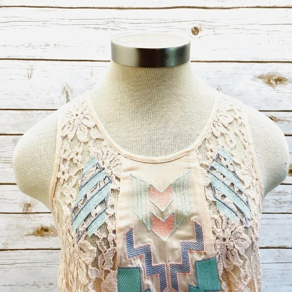 LUSH Women Sleeveless Pullover Scoop Neck Pink Lace See Through Top Size Small - Picture 2 of 13